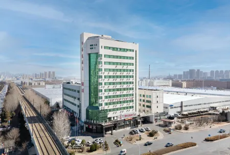 Jinhaiyue Hotel (Dalian Free Trade Zone Light Rail Station) Отели рядом с достопримечательностью «Dalian Minzu University»