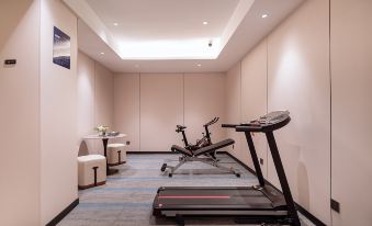 Yizhi Hotel (Liuzhou high-speed railway station Wuxing Business Pedestrian Street Branch)