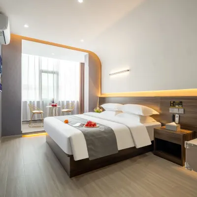 Xinyuege Hotel (Taiyuan Wusu International Airport South Railway Station) Hotels near Taiyuan Wusu International Airport