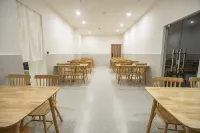 Yujian Zhixuan Hotel (Dujiangyan High-Speed Rail Station Sunac Park)