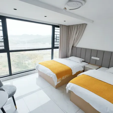 Qingfeng Homestay (Zhangjiajie West Railway Station)