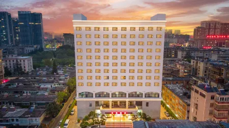 Kunming Yunpei Hotel Отели рядом с достопримечательностью «National Southwest Associated University Former Site»