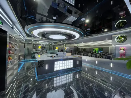 Lanyue E-Sports Hotel (Fengshan Garden)