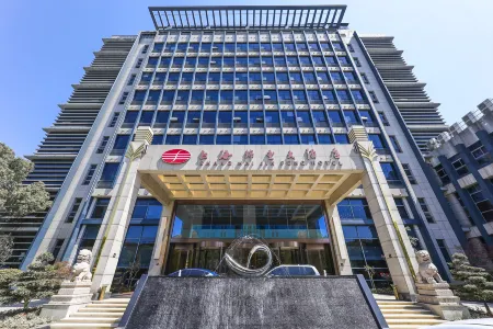 Shanghai Jinfeng International Hotel Отели рядом с достопримечательностью «Sanyuan Palace (in Guangfulin Site)»