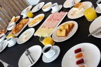 Trinasus Hotel - Parkering