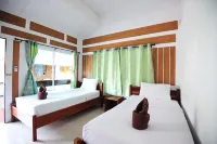 Phi Phi Twin Palms Bungalow Hotels in Loh Dalum Bay