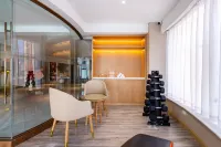 Vienna Hotel (Tianshui Center Square People's Park)