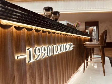 Weihaiwei Hotel Отели рядом с достопримечательностью «Weihai Happiness Gate»