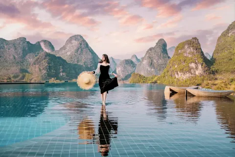Yangshuo Fadai overhanging hot spring light luxury hotel