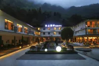 Gengda Yunshang Four Seasons Panda Inn