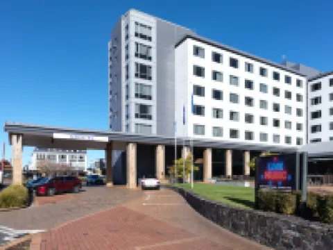 Novotel Rotorua Lakeside Hotels near Kuirau Park