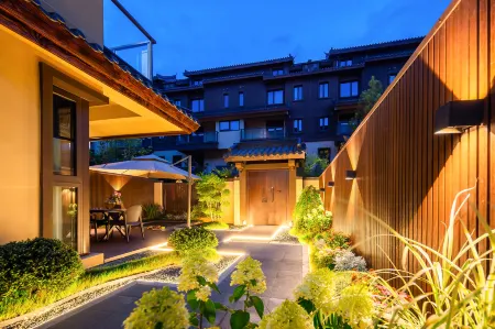 Private Onsen Hot SPring Villa Resort Отели рядом с достопримечательностью «Eye of Mount Taibai»