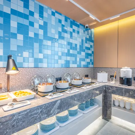 Home Inn (Zoucheng Pingyang West Road Xiangyun Square Branch)