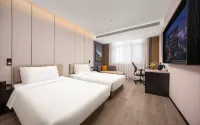 Wassim Hotel (Weihai City Government Weigao Plaza) Hotels near Shandong University of Arts Weihai Branch