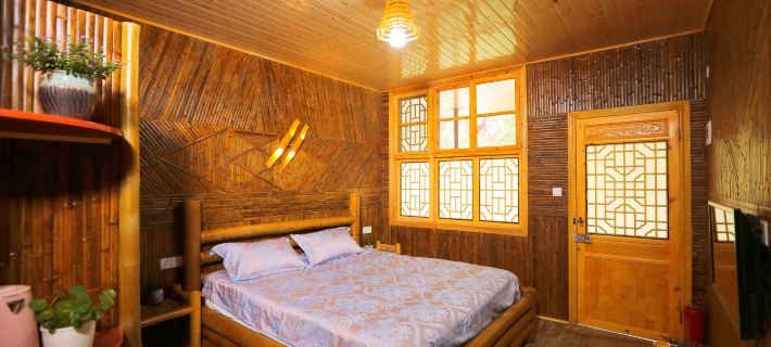 Zhuyuan Hotel (Tuolongxia Ecological Tourism Scenic Area) Hotel di Pingjiang