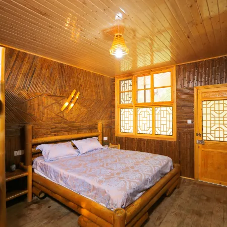 Zhuyuan Hotel (Tuolongxia Ecological Tourism Scenic Area)