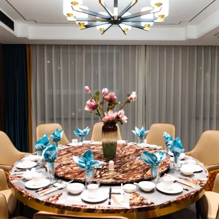 Luonancangsheng International Hotel