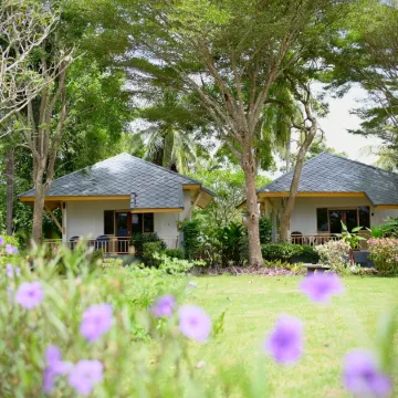 Saphlivilla Beach Resort Отели в г. Район Патхио