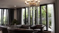 Poshtel 56