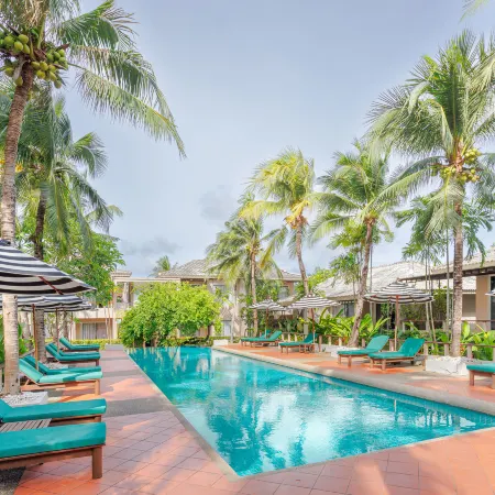 Signature Phuket Resort Отели рядом с достопримечательностью «Храм Чалонг»
