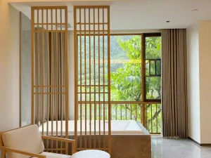 Hezhou Bamboo Hidden Hot Spring Resort