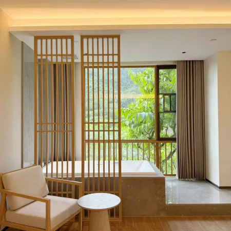 Hezhou Bamboo Hidden Hot Spring Resort