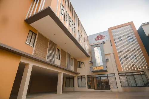 DLT Suites Cebu powered by Cocotel فنادق في Minglanilla