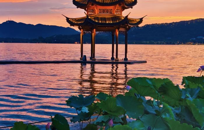 Hefang hotel(Hangzhou West Lake lakeside store)