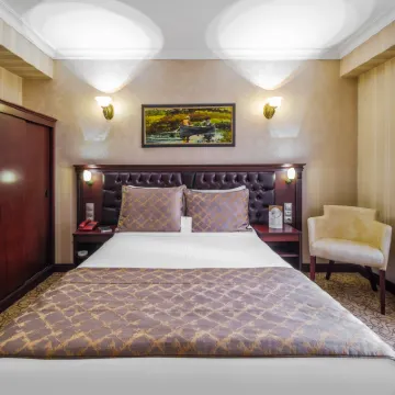 Oğlakcıoğlu Park Otel Hotels near Agora of Smyrna