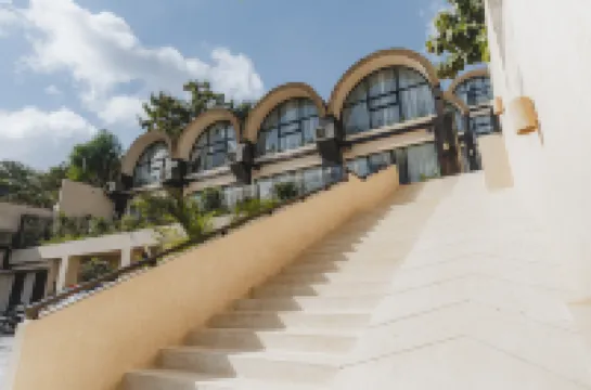 烏魯瓦圖陽光海洋酒店