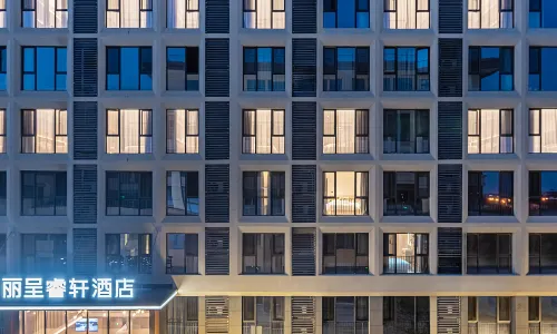 REZEN SELECT HOTEL