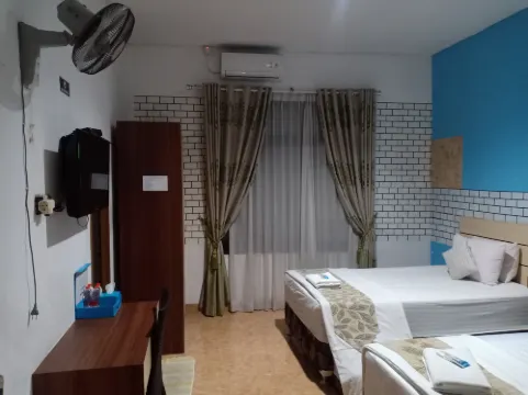 Shakila Guest House Hotels in Batu
