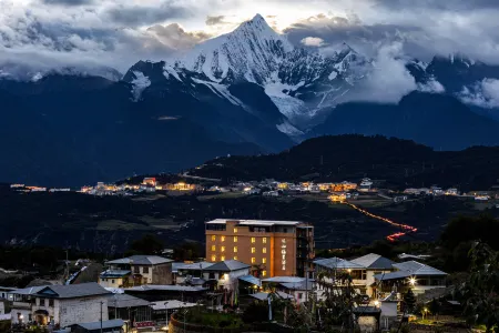 Yuanshan Meili Hotel (Wunongding) Отели рядом с достопримечательностью «Wunongding Viewing Platform»