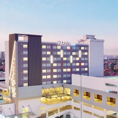 Harris Hotel & Conventions Bundaran Satelit Surabaya Hotels near Pakuwon Mall