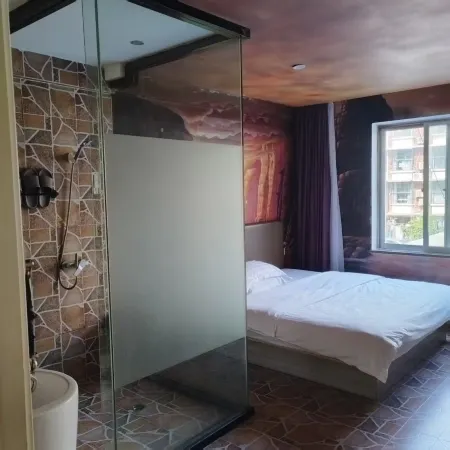 Anqing City Home · Cloud Hotel (Huxin North Road Store of High-speed Railway Station)