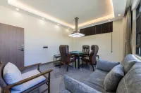 Under the black spade tree Hotels in Heishui