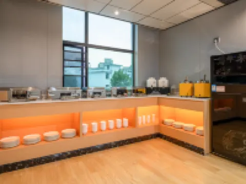 Binjiang Hotel (Wanshang City Plaza) Hotels in Yongfeng