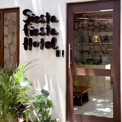 Siesta Fiesta Hotel – 5th Avenue Hotels near ADO International Bus Station