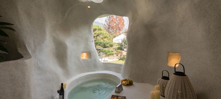 Cloud Hidden INS Villa | Mountain Private Cave Hot Spring Courtyard Retreat Hotele w: Powiat Anji