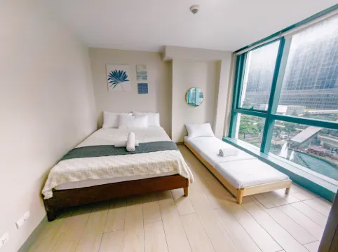 COZI Modern Uptown | Grand Hyatt BGC