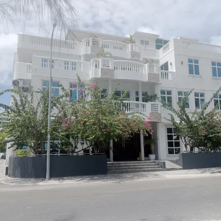 Lagoon Lodge