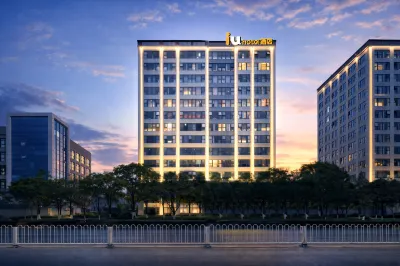 IU Hotel (Kunming Yunda West Road Xinguangfeng Zhujia Village Subway Station Branch) Hotels in Economical Development Zone