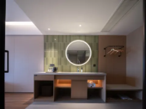 BO Senyu Hotel (Guilin Two Rivers and Four Lakes Walmart)