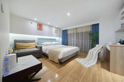 Sky City Boutique Apartments - Condos