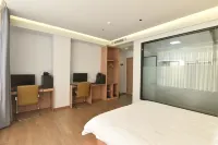 Zhizhen Carry E-sports Homestay (Quanzhou Station) - 2-Star