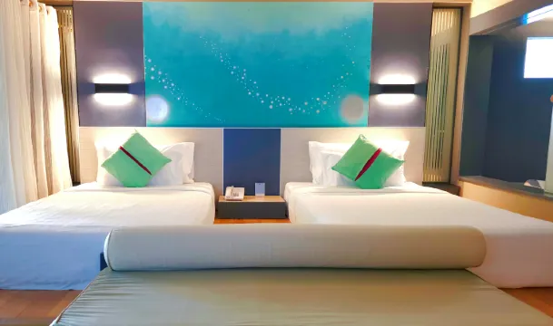 ดีลักส์วิวสวน 2 แบบ 2 เตียง