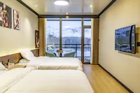 阿勒泰雲翼營地飯店