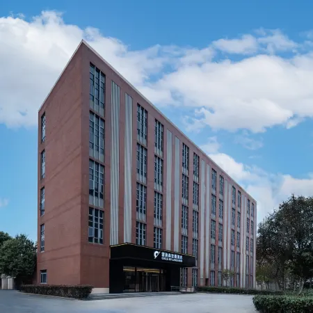 Landison® Cigle Hotel (Shanghai International Resort Chuansha Metro Station)