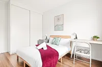 Private Rooms – Central Location, Near Station & Shops