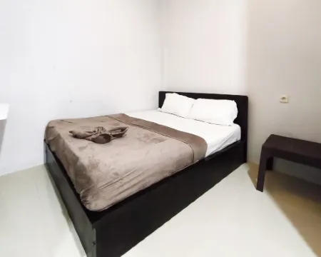 The Silas Room Mitra RedDoorz Hotels in Mataram